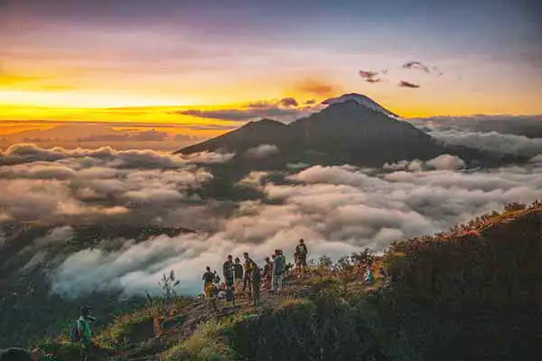 trekking tour